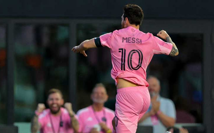 জোড়া গোল করে মায়ামিকে জেতালেন মেসি